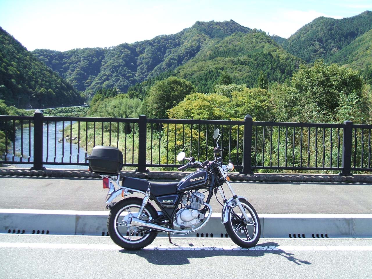 リッター46km走り時速100kmも出る現代のモンスターバイクGN125H
